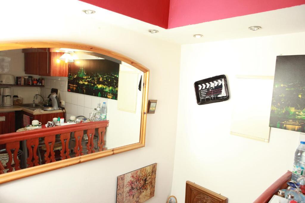الشقق الفندقية كولونيافي  Haus Enteresan الغرفة الصورة